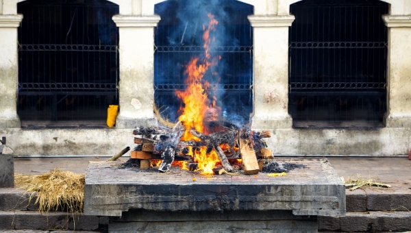 Zwyczaje pogrzebowe na świecie. Jak żegna się zmarłych w różnych zakątkach globu? Cz. 2